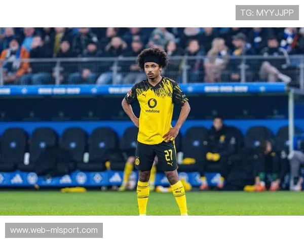 曼联锋线新星闪耀,球队战术配合日益默契 曼联锋线新星闪耀,球队战术配合日益默契