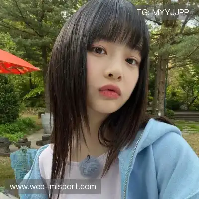 侯跃雯